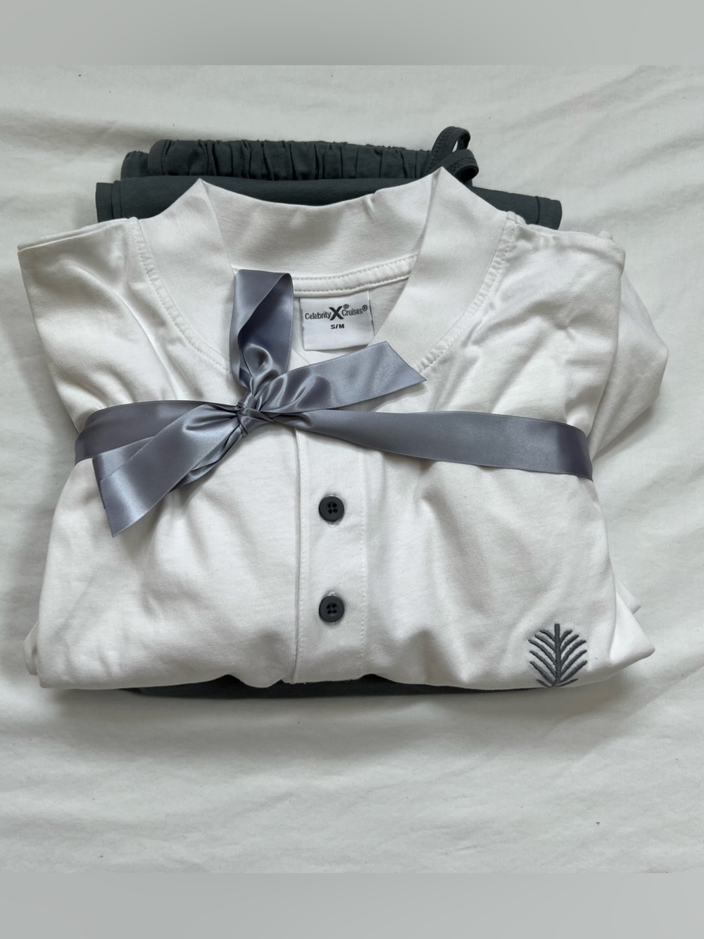 Celebrity Cruises RETREAT PAJAMA SET Small/Medium Henley Top Drawstring Bottoms